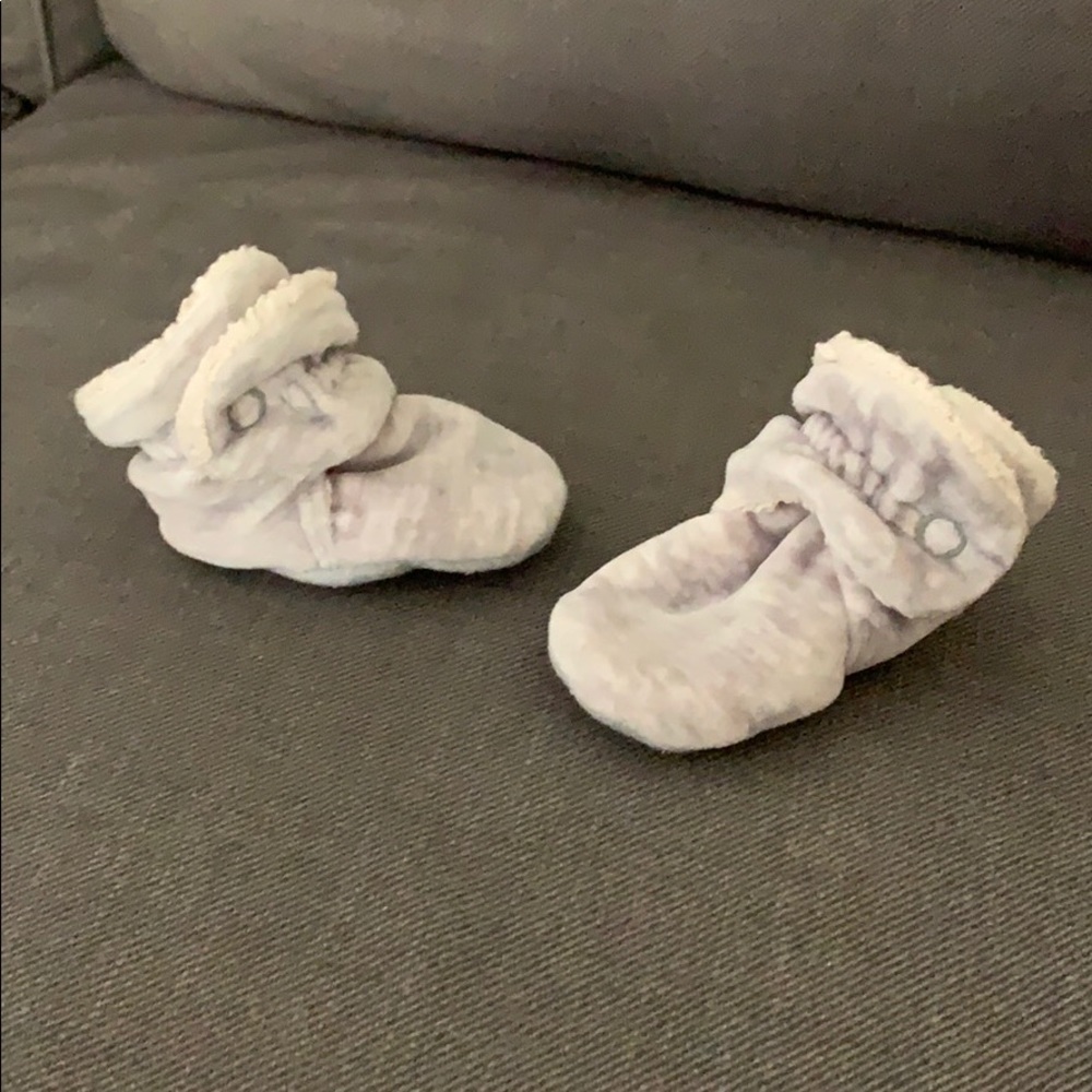 Gymboree velour booties 3-6 months